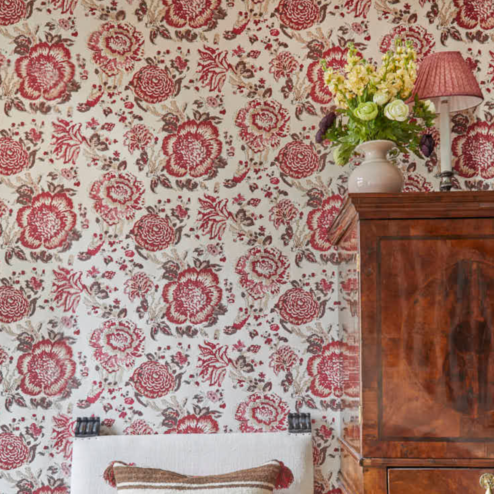 Dahlia Red Wide Wallpaper